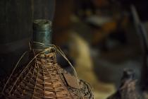  Tradicionalan istarska demižana za vino detalj