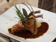 Verteneglio?s lamb cutlets with rosemary                  